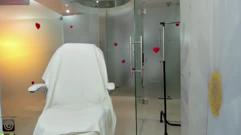 Miss Domina online show from 9, 2, 2026