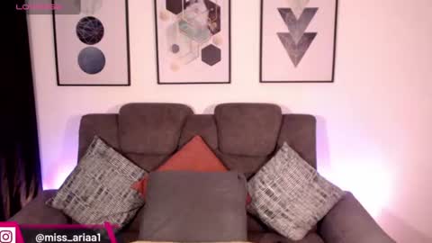 Emilie Diaz online show from 6, 7, 2026