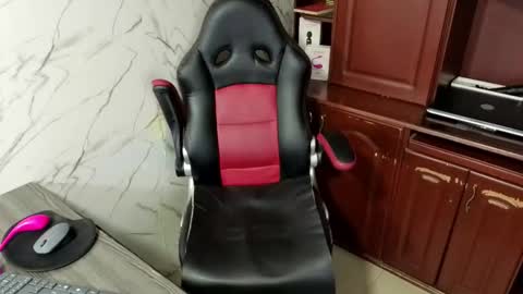 Escarlet online show from 31, 10, 2025