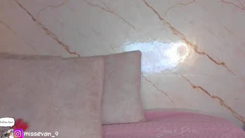 Sami Evan online show from 8, 4, 2026