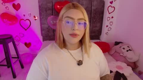 missevans_ online show from 8, 2, 2026