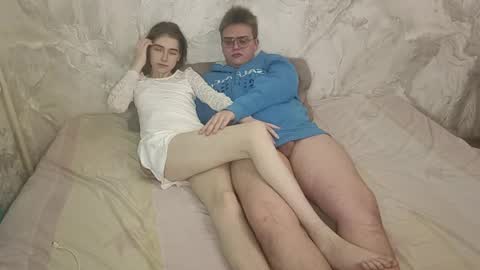 Ashley and Alex online show from 25, 5, 2026