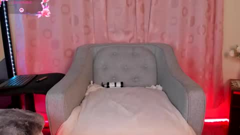   online show from 30, 11, 2025