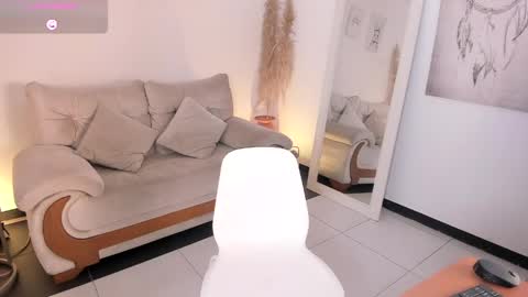 Snapshot of misslinda_ chatting on 23, 4, 2026 Linda online show from 23, 4, 2026