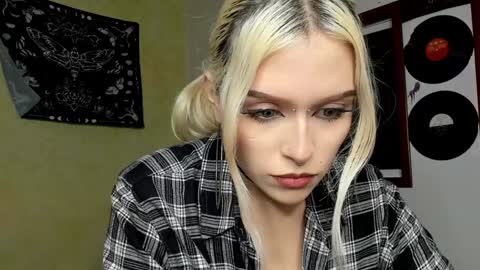 Miss Luna online show from 31, 12, 2024