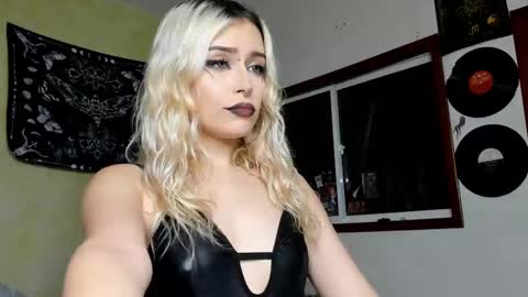 Miss Luna online show from 12, 3, 2025