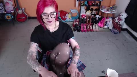 Miss Mia online show from 28, 1, 2025