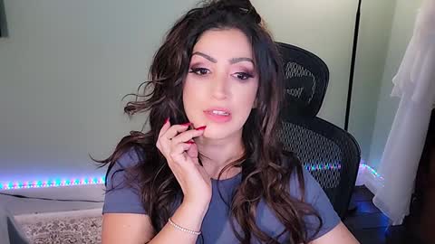 Mina online show from 19, 12, 2024