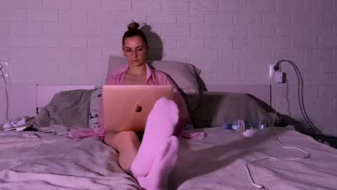 missmiroslava online show from 15, 4, 2026