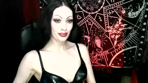 MissMoonDoll online show from 2, 2, 2025