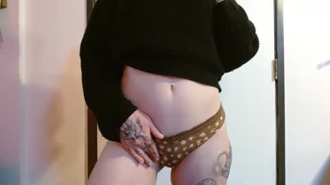 Snapshot of missmoonmagic13 chatting on 27, 12, 2024 Maxxx online show from 27, 12, 2024