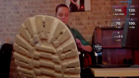 Miss Venus online show from 13, 2, 2025