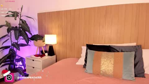 Emma Prada online show from 4, 12, 2025