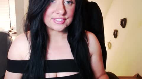 Missqueen1416 online show from 5, 10, 2025