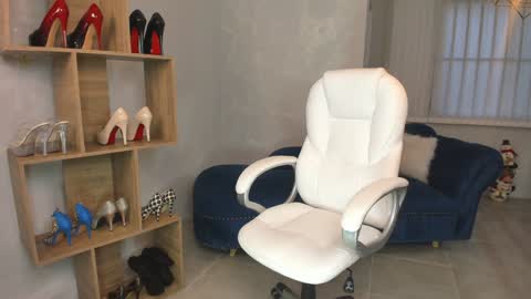 Miss Rhodes online show from 8, 1, 2025