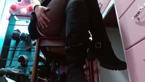 TELL ME MISS online show from 4, 3, 2026