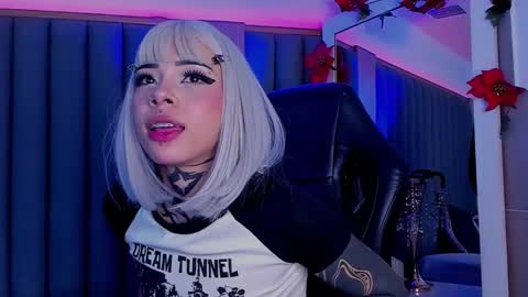 Tomiehelp me get to 100 thumbs up online show from 21, 2, 2025