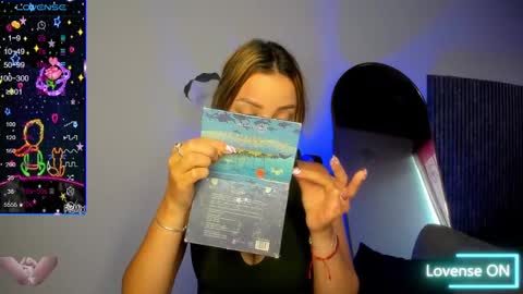 Snapshot of missvalery1 chatting on 30, 12, 2024 missvalery1 online show from 30, 12, 2024