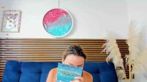 Snapshot of missvalery1 chatting on 13, 1, 2025 missvalery1 online show from 13, 1, 2025