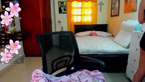 Snapshot of missvalery1 chatting on 16, 9, 2025 missvalery1 online show from 16, 9, 2025