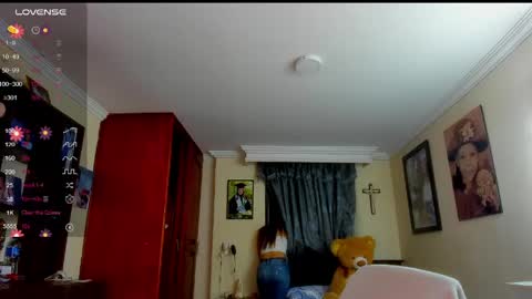 Snapshot of missvalery1 chatting on 6, 5, 2026 missvalery1 online show from 6, 5, 2026