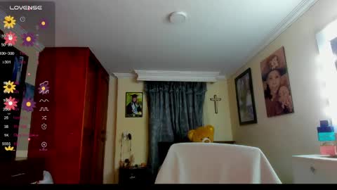 Snapshot of missvalery1 chatting on 6, 5, 2026 missvalery1 online show from 6, 5, 2026