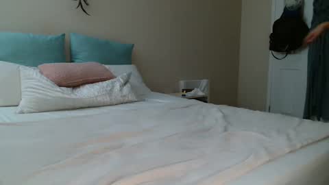 Monique  online show from 26, 2, 2025