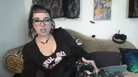 Missy Dee online show from 18, 11, 2025