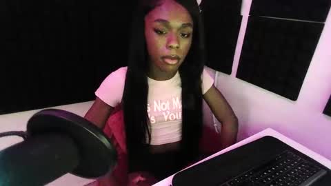 Snapshot of missymixingmiss chatting on 27, 2, 2025 lauren online show from 27, 2, 2025