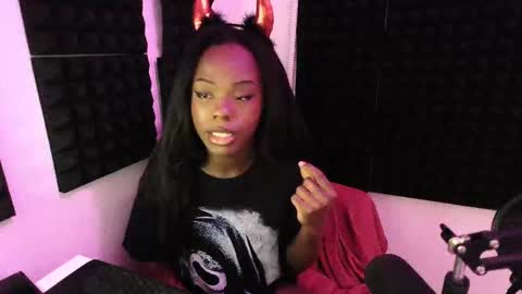 Snapshot of missymixingmiss chatting on 1, 11, 2025 lauren online show from 1, 11, 2025