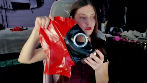 Dirty Priest and Ivi online show from 22, 5, 2026