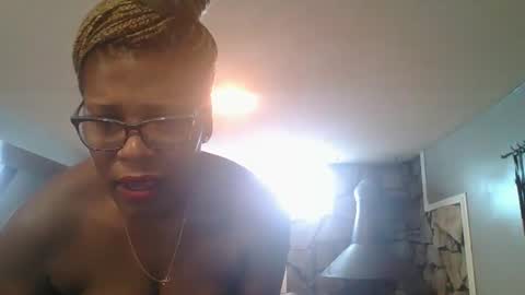 Snapshot of mistressc365 chatting on 10, 1, 2025 Mistress C and bitch boy online show from 10, 1, 2025