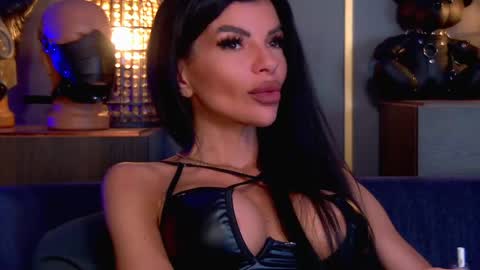 Elenia online show from 11, 5, 2026
