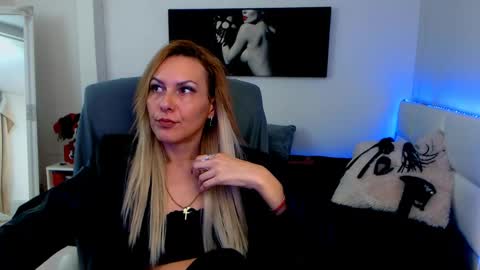 MistressEvelyn  online show from 10, 1, 2025