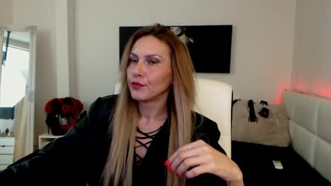MistressEvelyn  online show from 18, 1, 2025