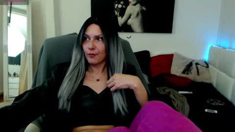 MistressEvelyn  online show from 28, 1, 2025