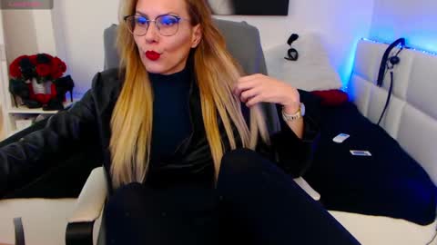 MistressEvelyn  online show from 13, 2, 2025