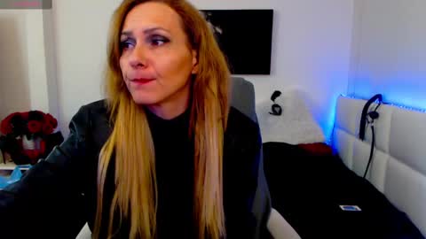 MistressEvelyn  online show from 13, 2, 2025