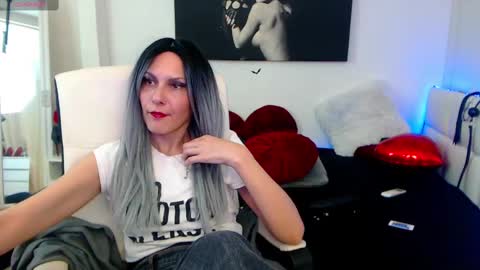 MistressEvelyn  online show from 20, 2, 2025