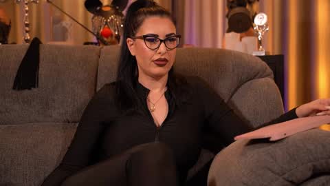 Mistress Kelly online show from 9, 1, 2026