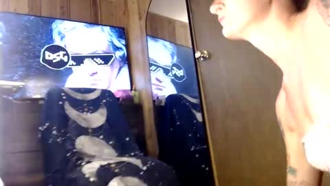 ItsMeMousy online show from 9, 9, 2025