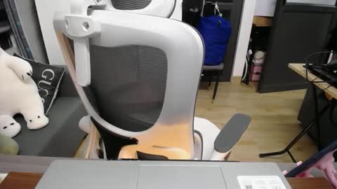 Snapshot of misumiko96 chatting on 18, 12, 2025 Misumiko96 online show from 18, 12, 2025