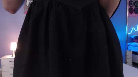 Mtica Brennet online show from 4, 10, 2025