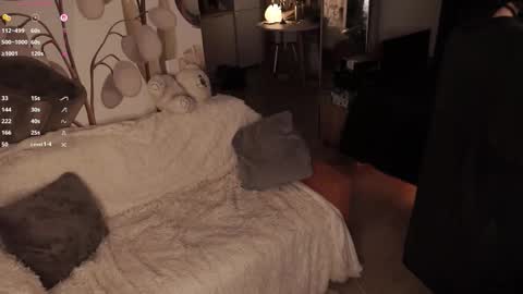 Yuka online show from 19, 10, 2025