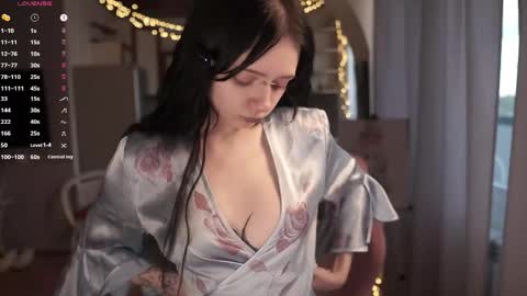 Yuka online show from 17, 5, 2026
