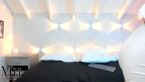 mizzhell_ online show from 17, 11, 2025