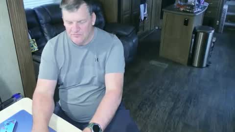 mmmthatsfunnn online show from 27, 10, 2025