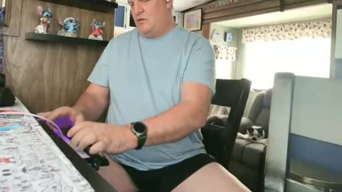 Snapshot of mmmthatsfunnn chatting on 7, 5, 2026 mmmthatsfunnn online show from 7, 5, 2026