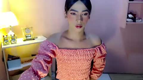 Mocha Locca  online show from 30, 12, 2024