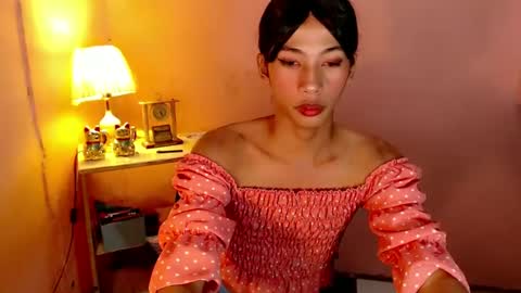 Mocha Locca  online show from 4, 1, 2025